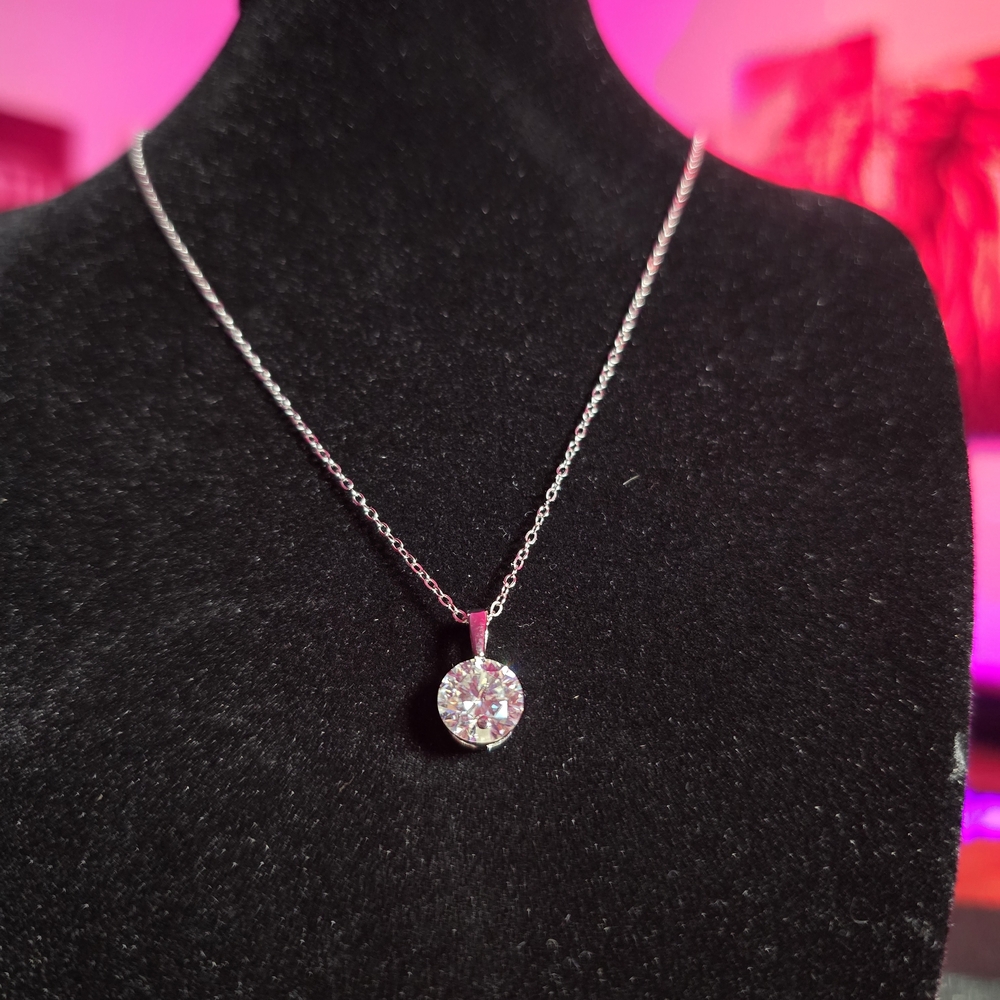 925 Sterling Silver Necklace With 3c.t VVS1 Moissanite Pendant